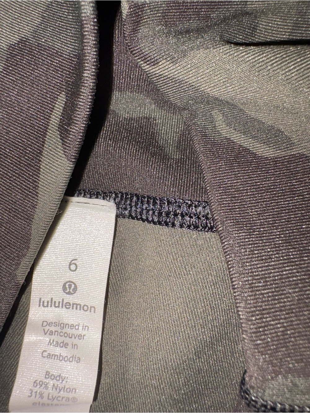 Lululemon Athletica Women’s Camo Black Leggings - Picture 3 of 4